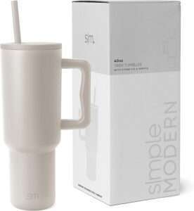 Read more about the article Simple Modern 40 oz Best Glass Tumbler with Straw, Reviewed & Tested